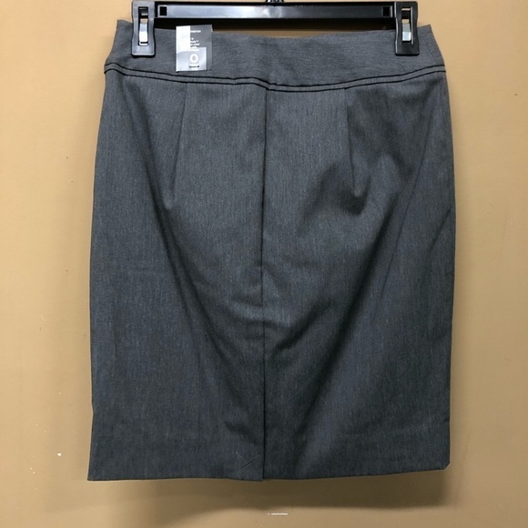 The Limited Gray Exact Stretch Skirt Size Petite 0 NWT - Picture 2 of 3